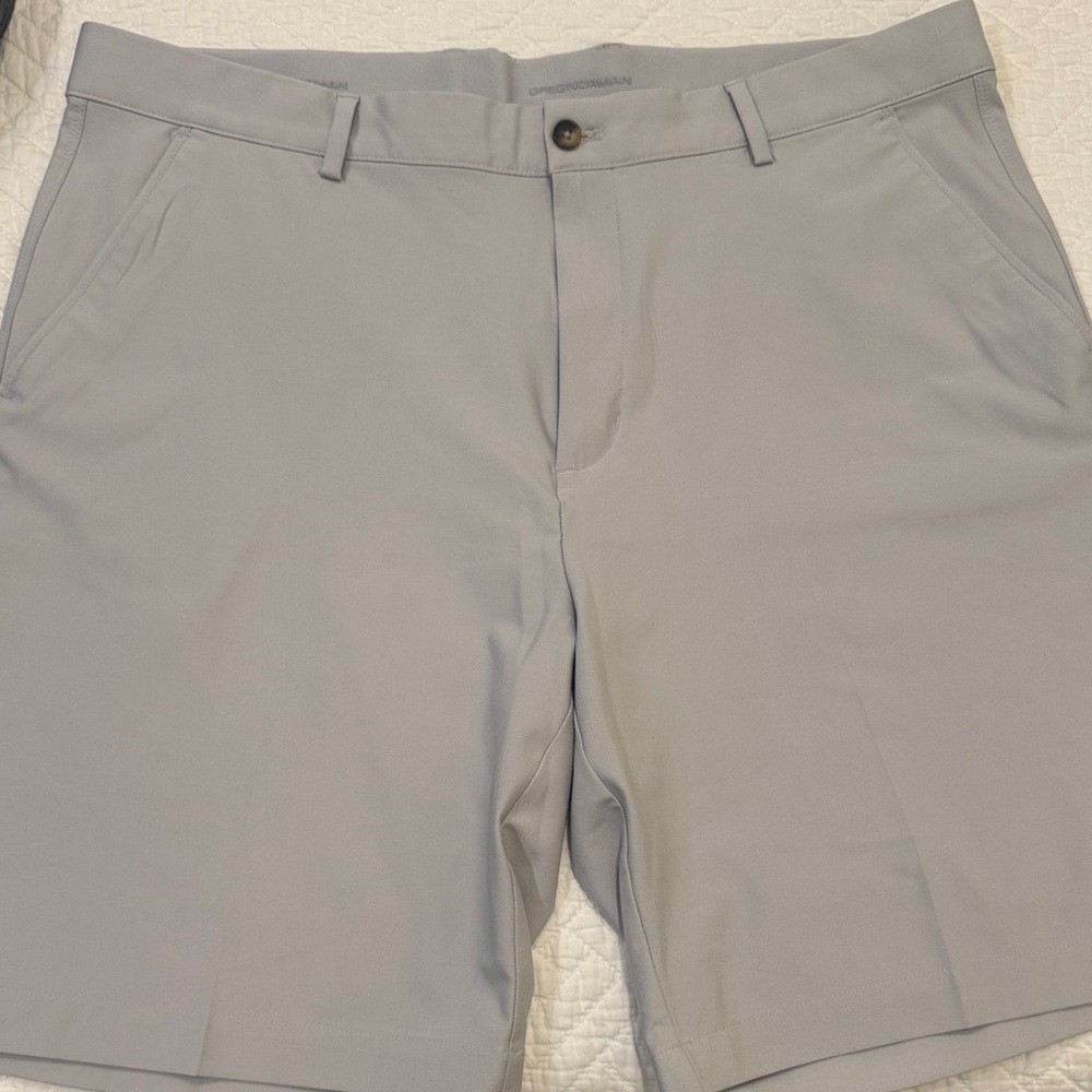 Greg Norman Collection Light Gray Men's Flat Front Shorts